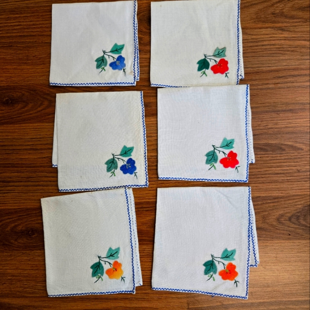 6 Vintage Applique Napkins